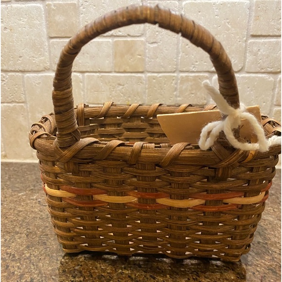 NWT Vintage Handcrafted Wooden Hanging Basket By Jackie Montemerlo 5x8x 5&1/2” - Picture 3 of 6